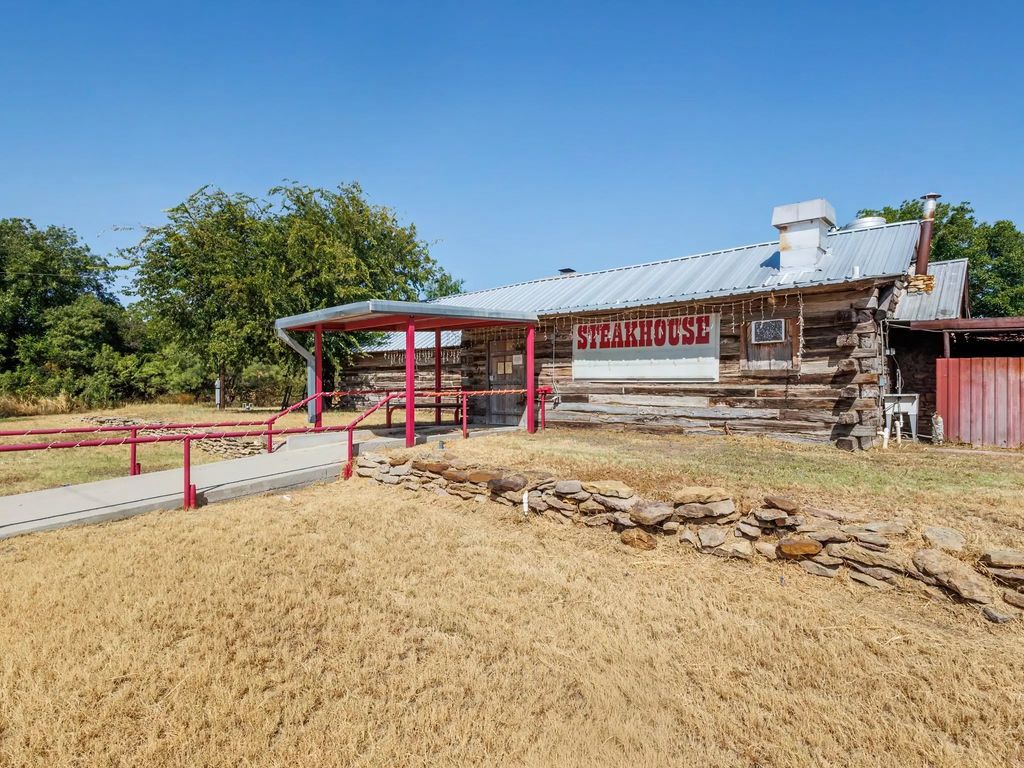914 Highway 84 Bypass, Coleman