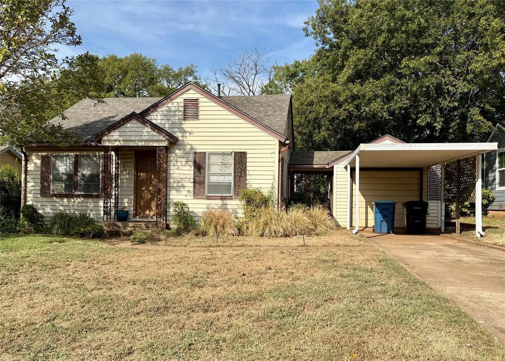 705 N Derby Street, Denison