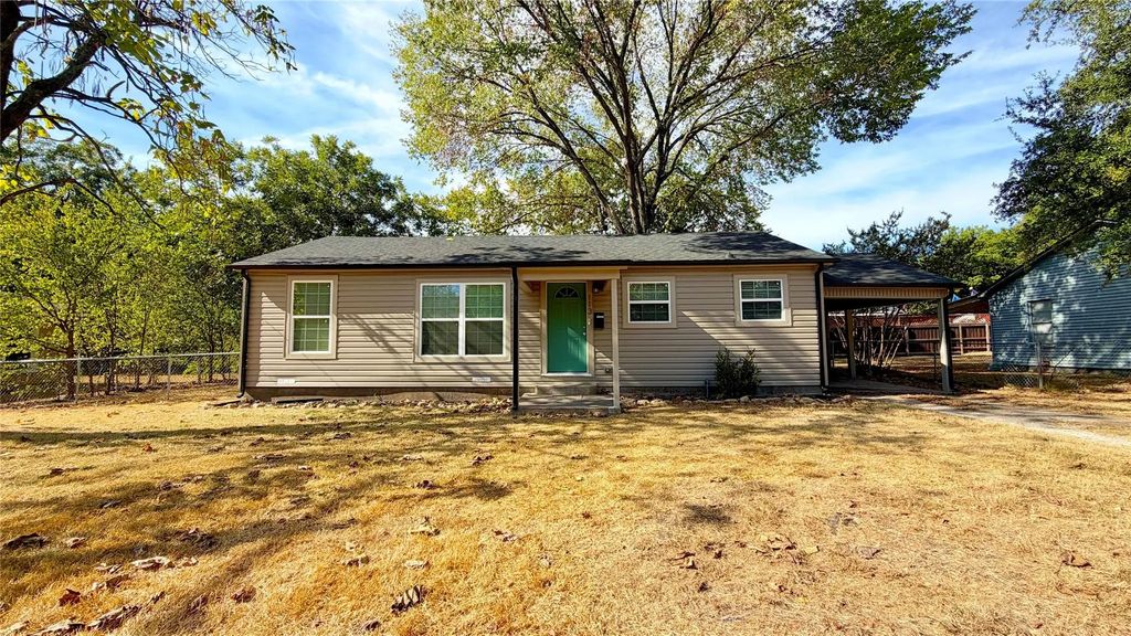 113 Hackberry Street, Terrell
