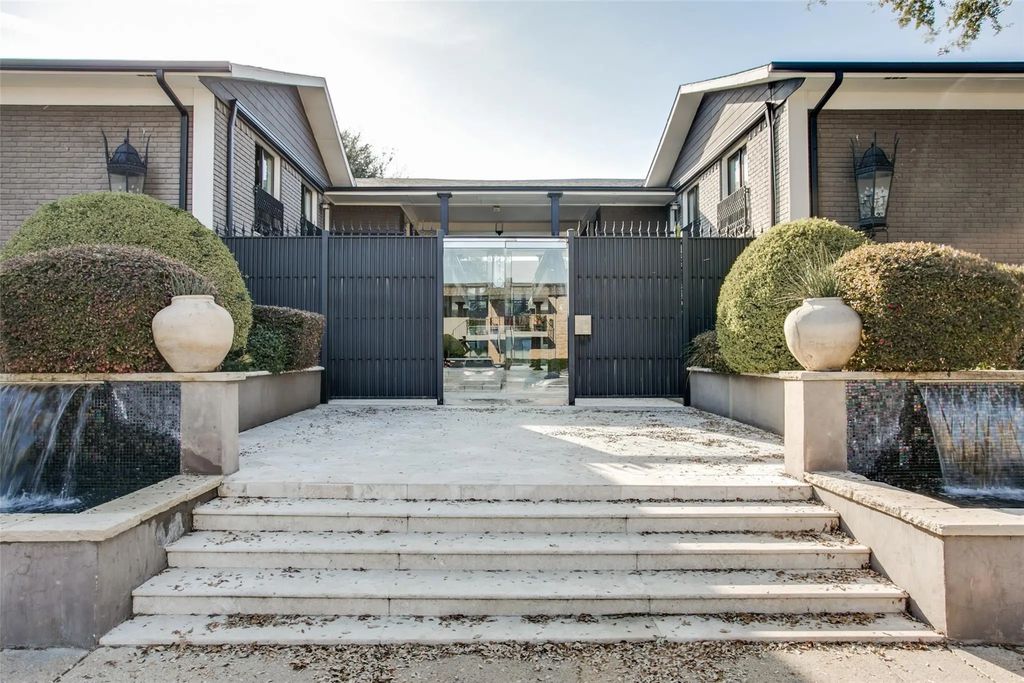 10209 Regal Oaks Drive 211, Dallas