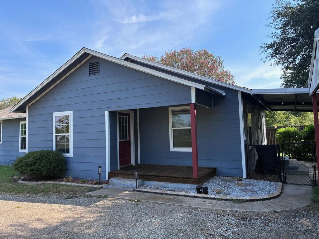 306 Hubbard, Streetman