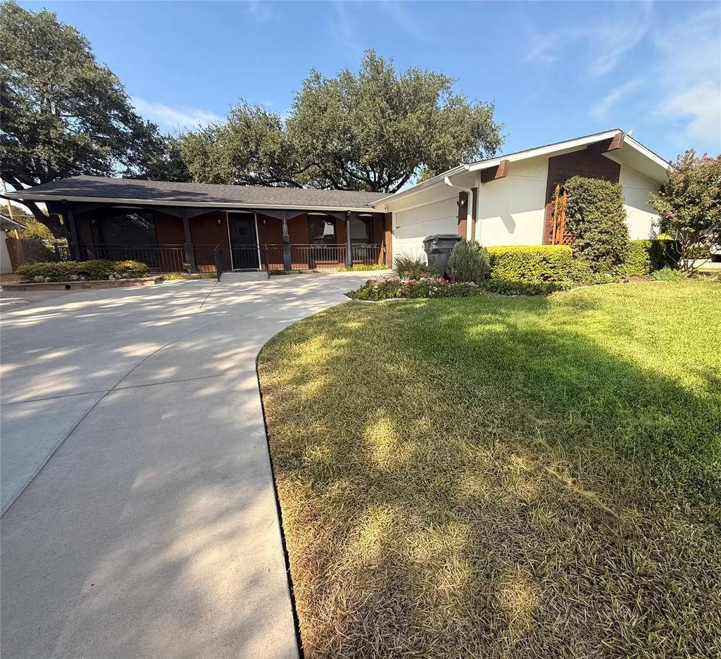 3259 Saint Croix Drive, Dallas