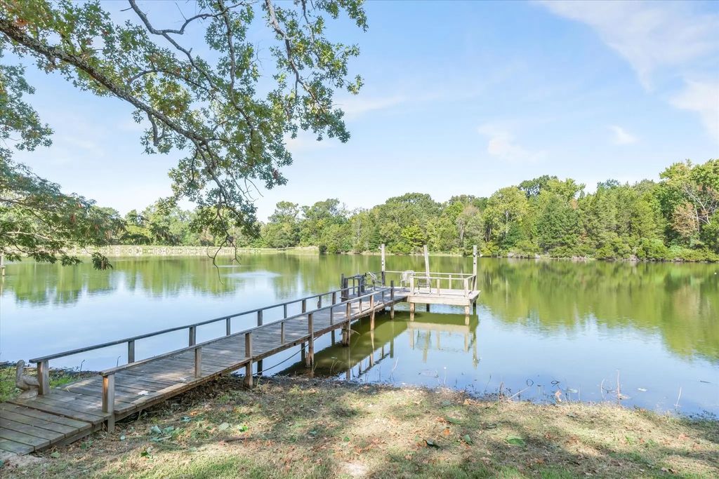 200 Pvt Rd 8134, Canton