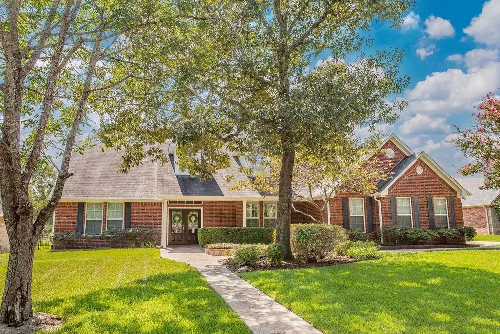 233 Winged Foot, Hideaway