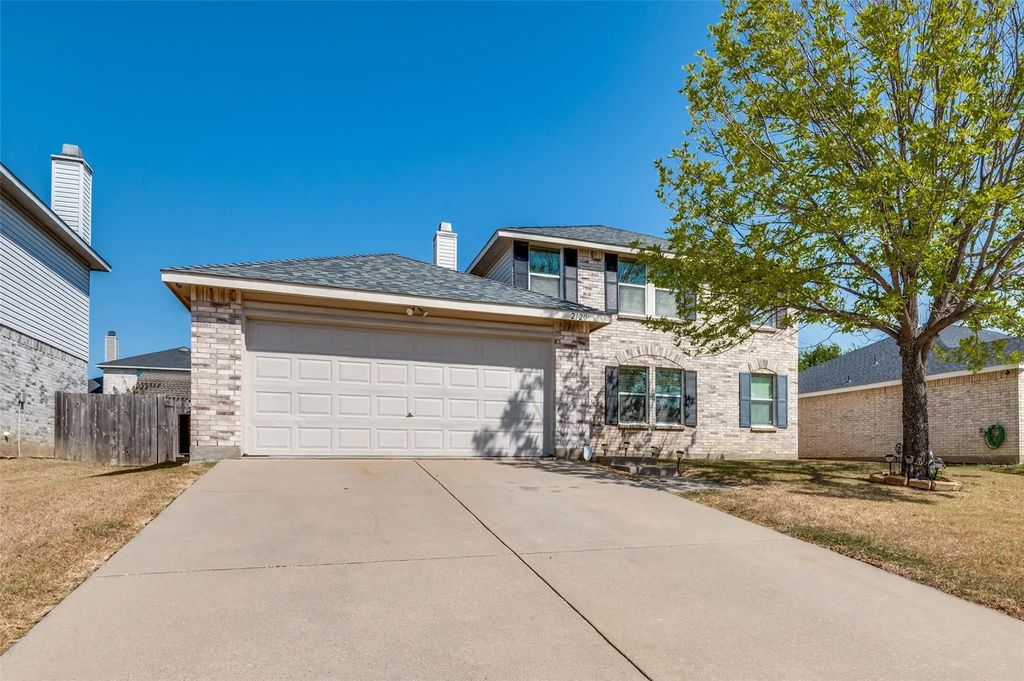 2120 W Grove Lane, Grand Prairie