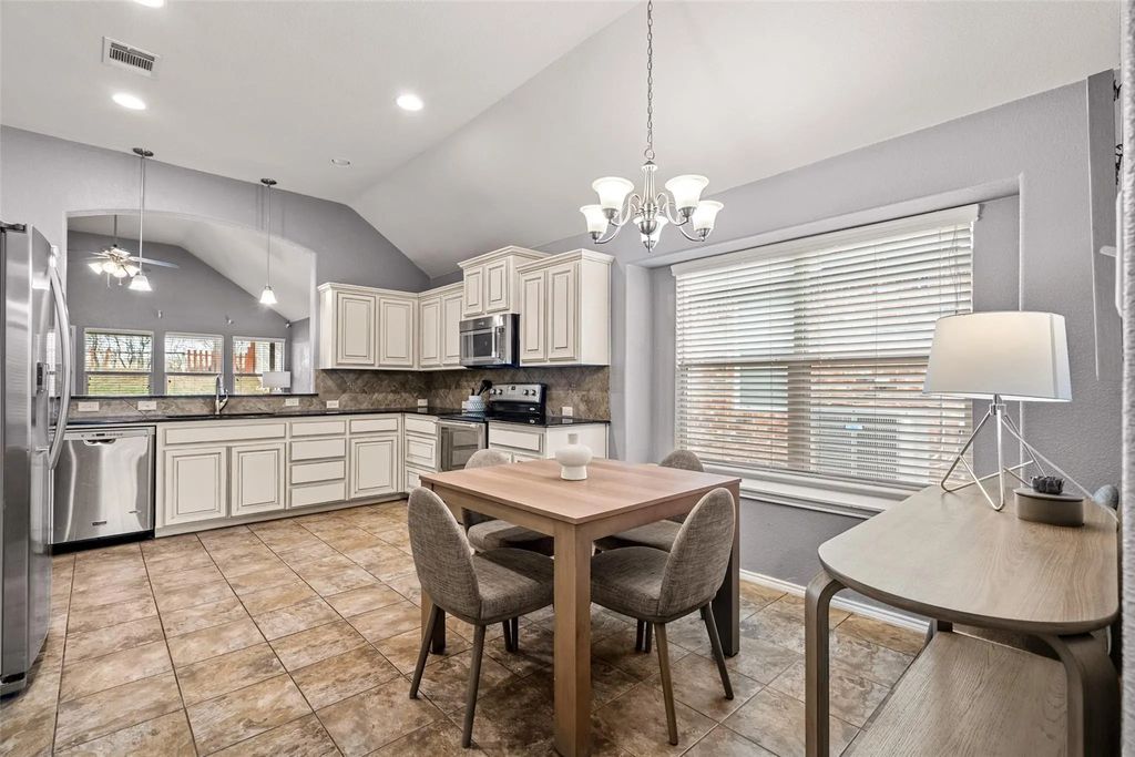 2308 Wakecrest Drive, Fort Worth