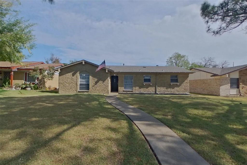 706 Waikiki Drive, Garland