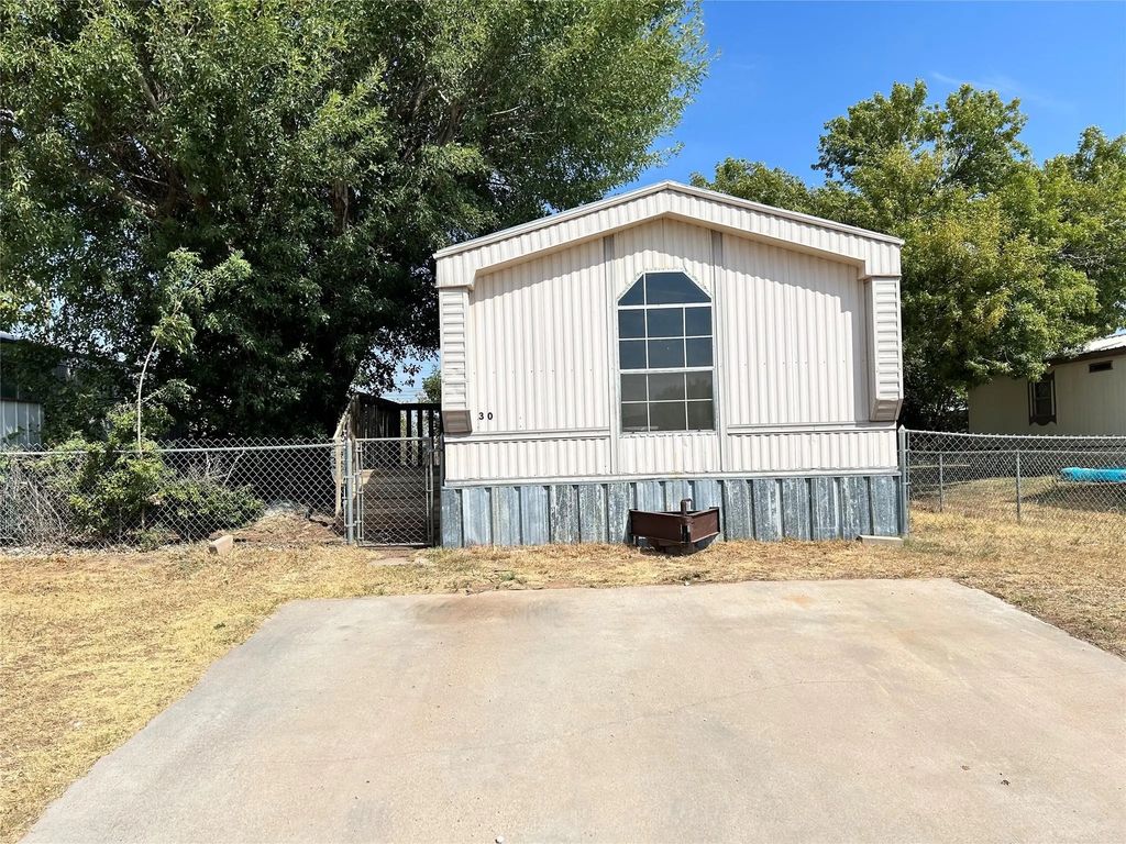 30 West Trail, Abilene
