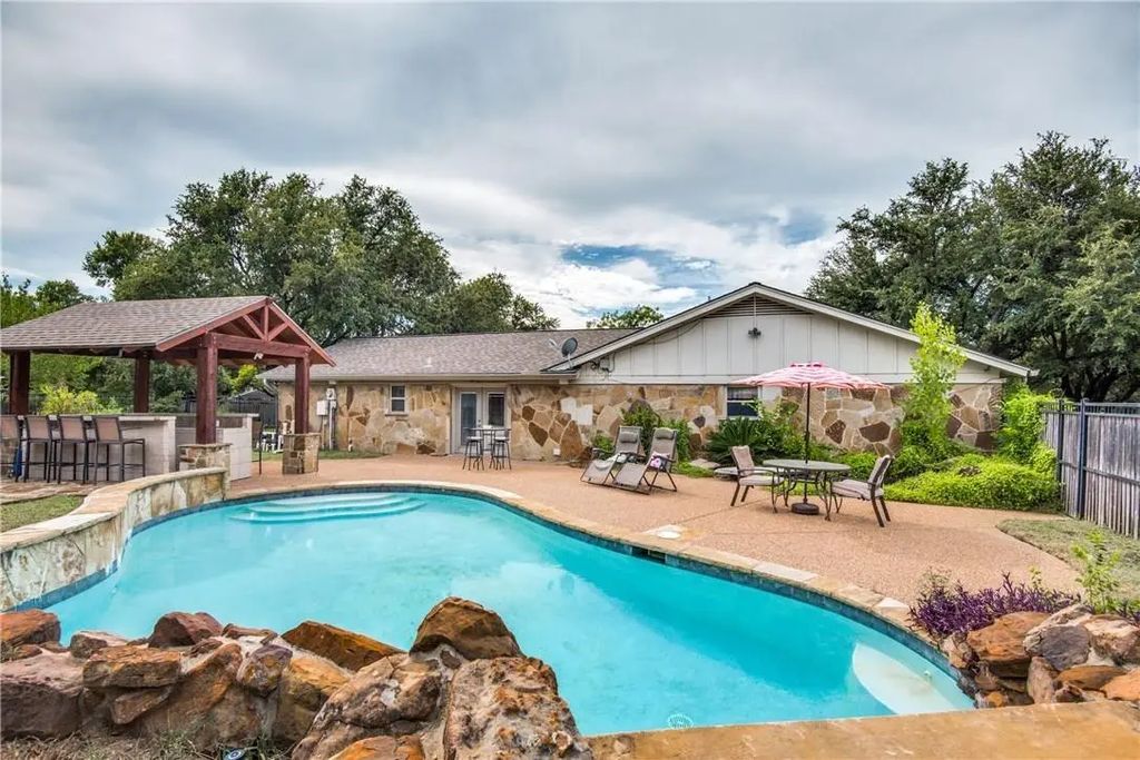 8701 Granite Court, Fort Worth