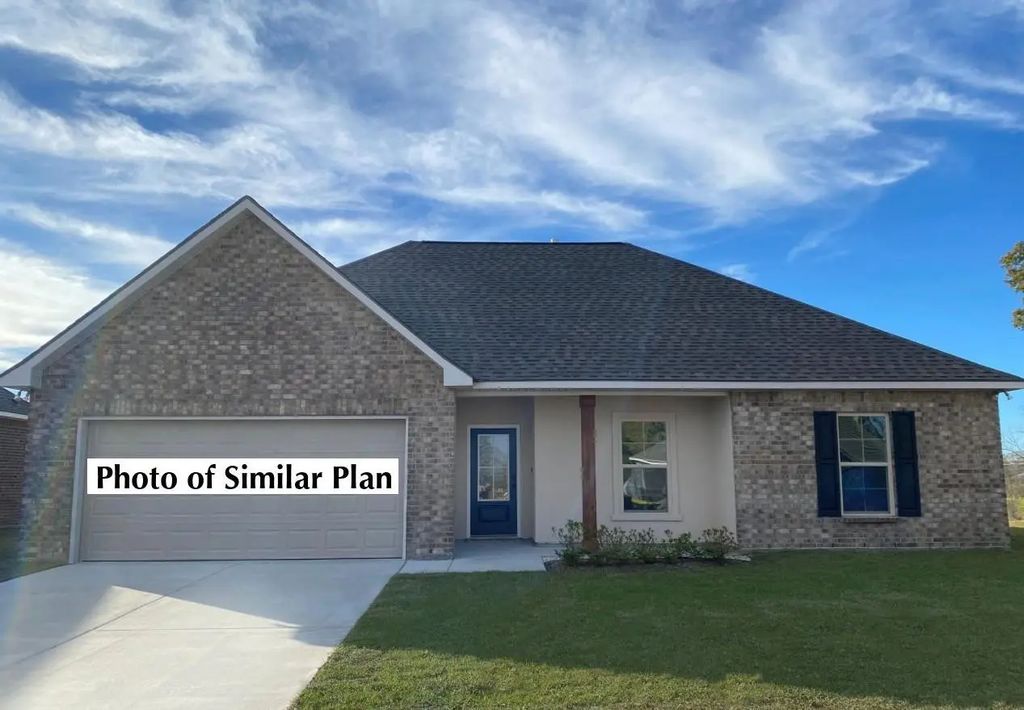 605 Girard Court, Haughton