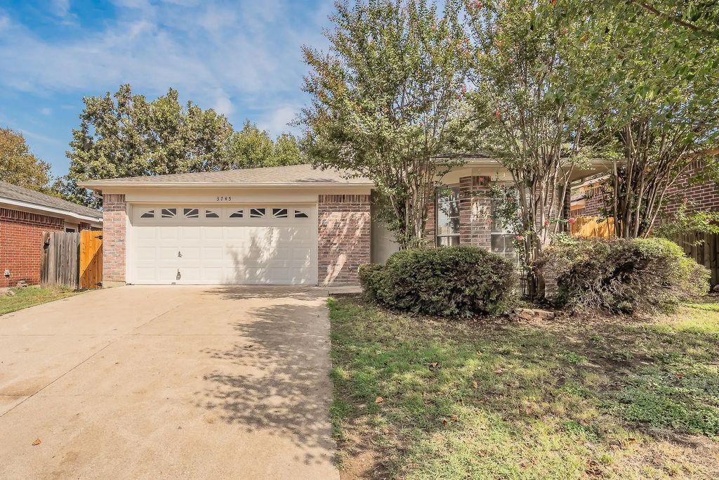3745 Chaddybrook Lane, Fort Worth