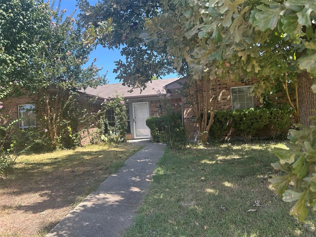 2302 Phoenix Drive, Garland