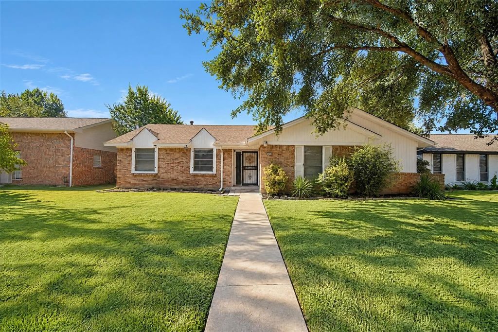 2718 Forest Park Dr, Garland