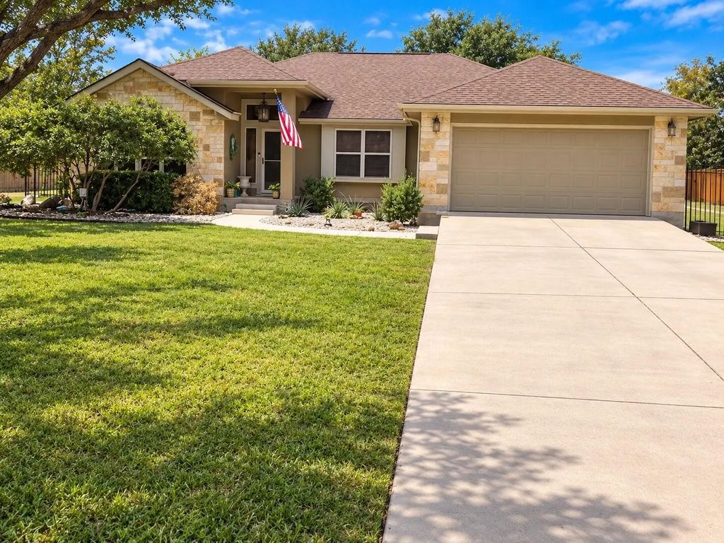 1150 Deep Water Drive, Spring Branch