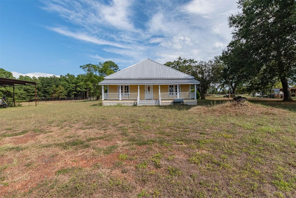 2073 Blackburn Road, Diana