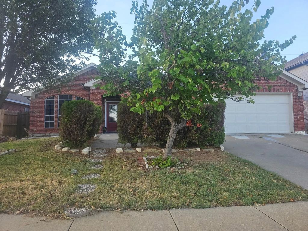 311 Kingfisher Lane, Arlington