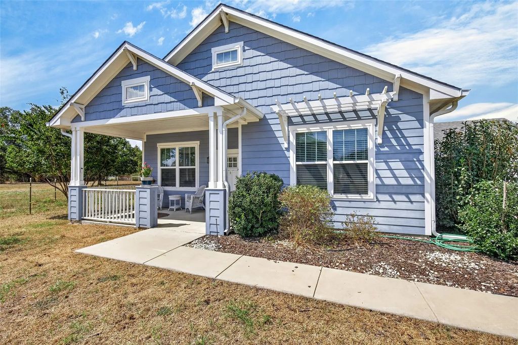 8145 County Road 3250, Chatfield