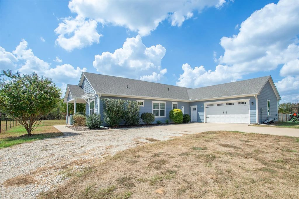 8145 County Road 3250, Chatfield