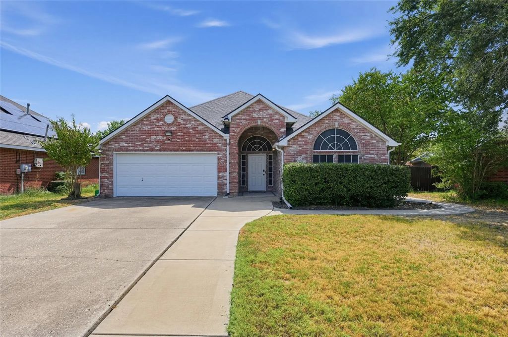 507 Willow Lane, Forney