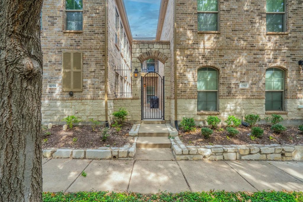 6774 Cortona Lane, Frisco