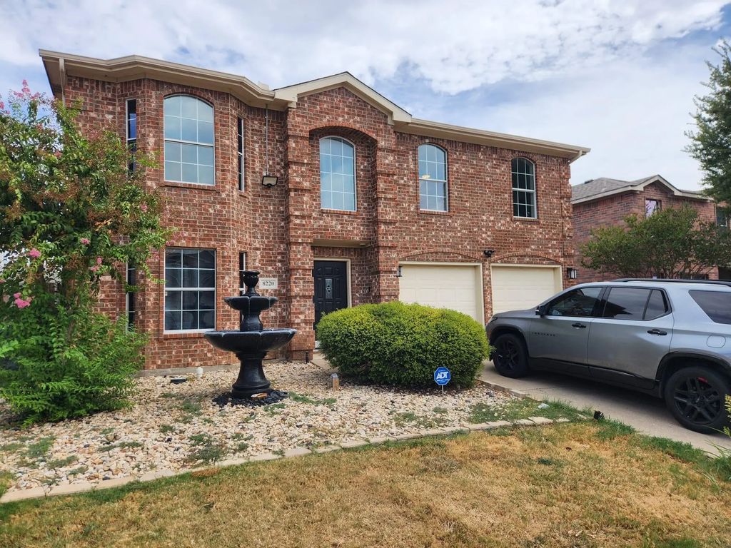 8220 Three Bars Drive, Fort Worth