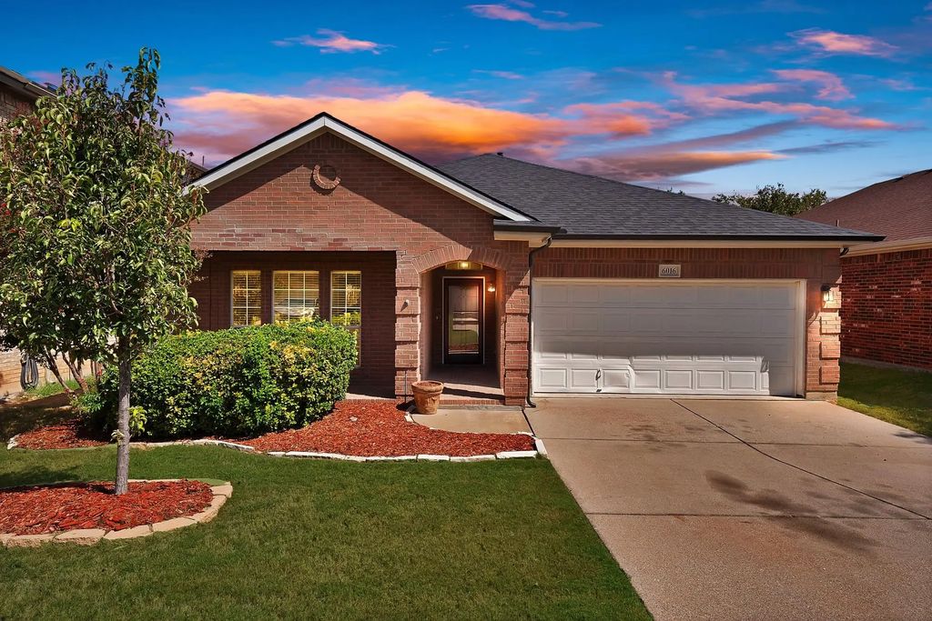 6016 Horse Trap Drive, Fort Worth