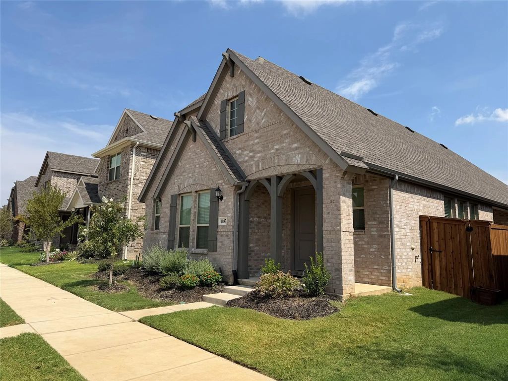 1037 Western Hills Drive, Crowley
