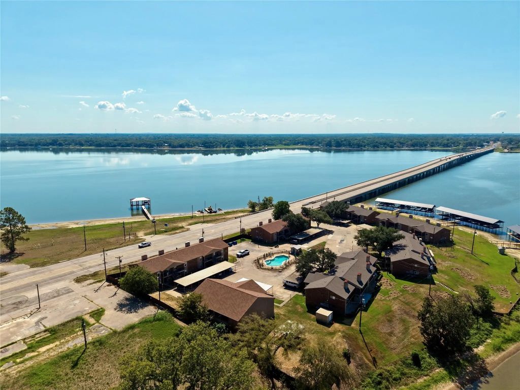849 S Gun Barrel Lane E4, Gun Barrel City