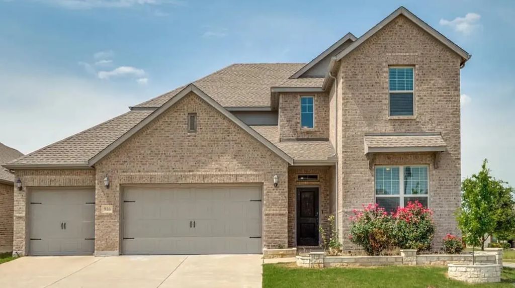 916 Azure Lane, Celina