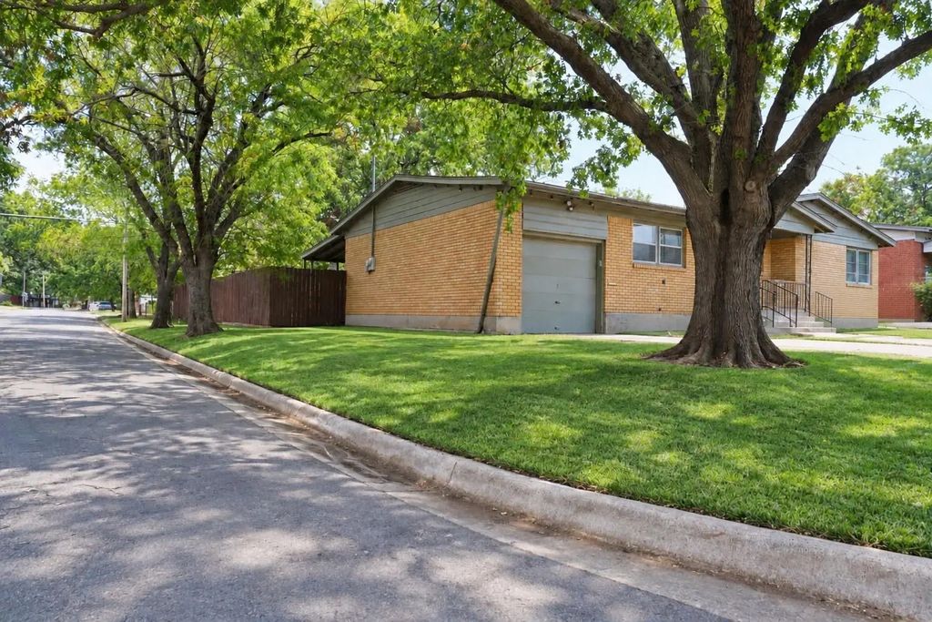 6301 Greenlee Street, Fort Worth