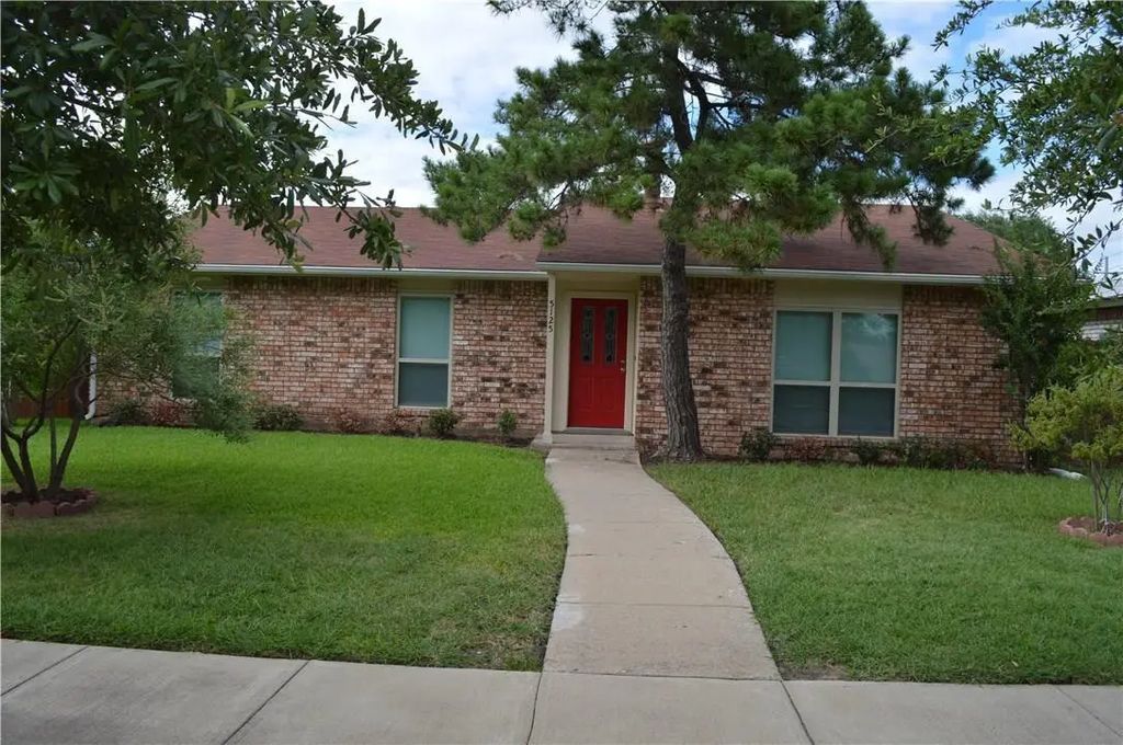 5125 Shannon Drive, The Colony