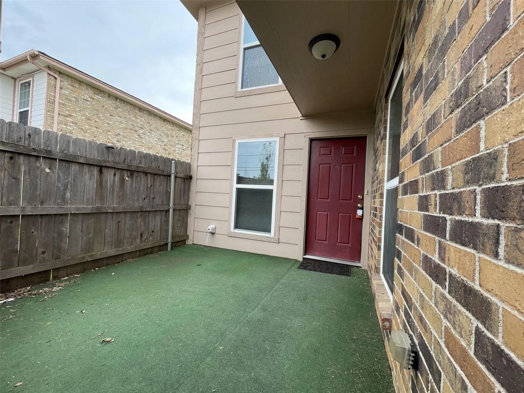 5516 Lewis Court C, North Richland Hills
