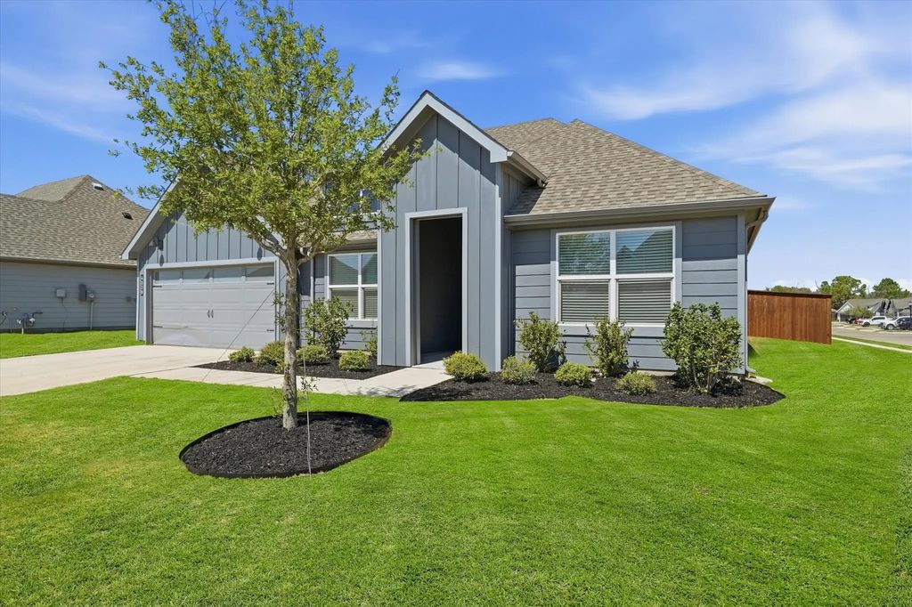 4028 Cornerstone Circle, Granbury
