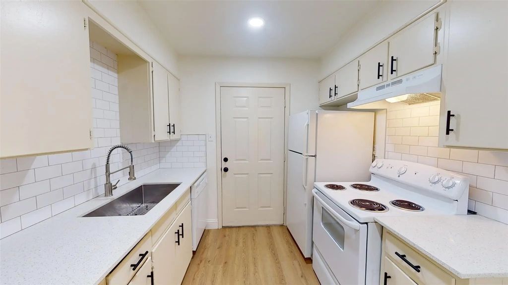 614 W Heard Street 12, Cleburne