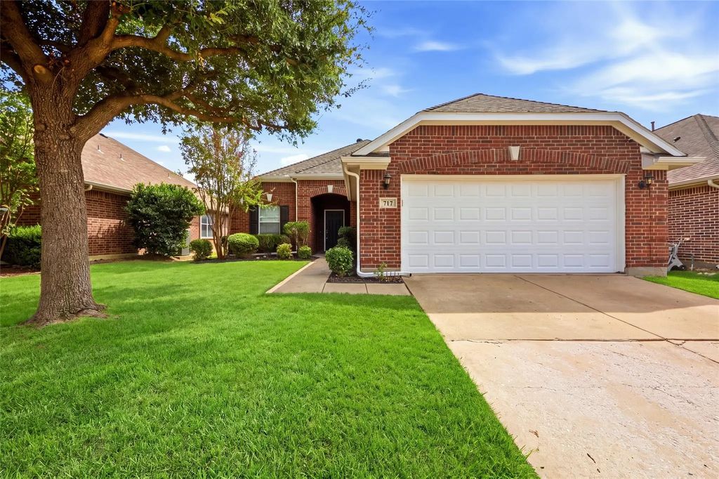 717 Creekside Drive, Little Elm