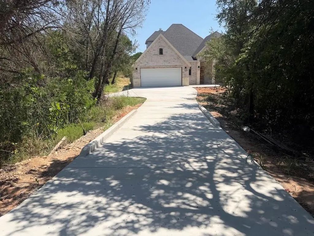 4011 Ponca Drive, Granbury