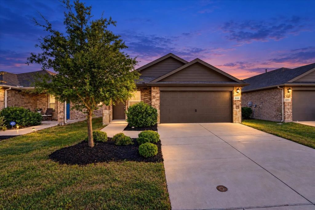 2306 Moonglade Lane, Crandall
