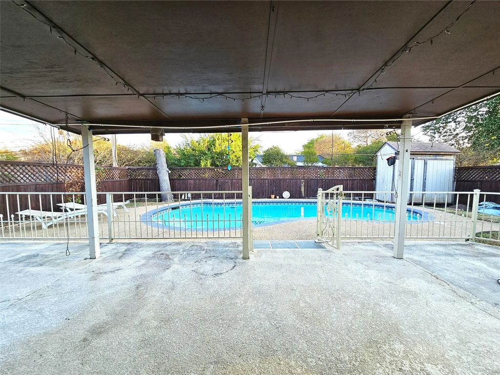 6208 Brookside Drive, Watauga