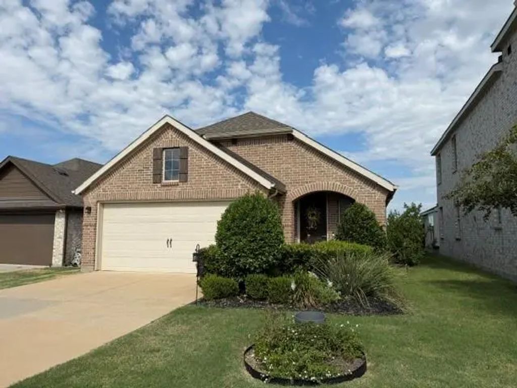 2703 Runnels Court, Forney