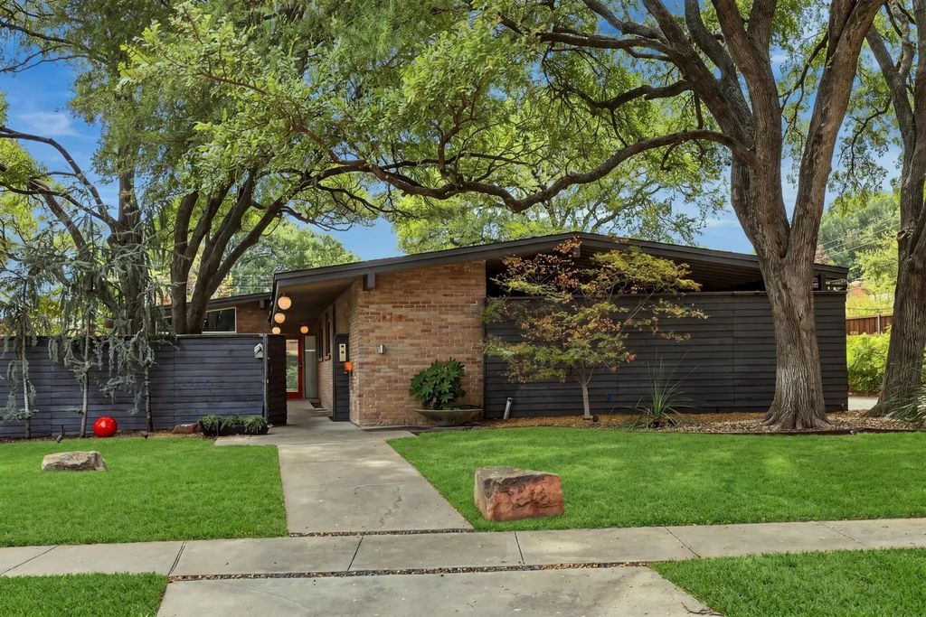 6216 Town Hill Lane, Dallas