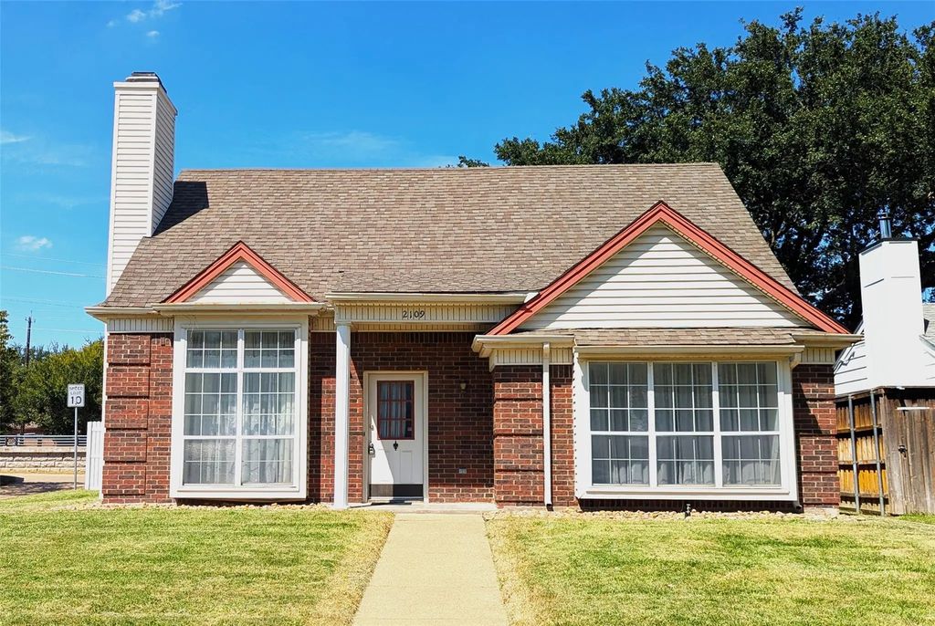 2109 Country Dell Drive, Garland