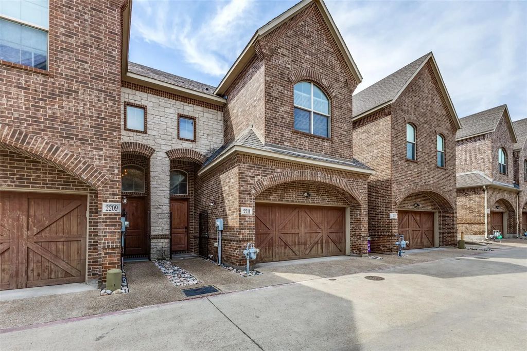 2211 Eriksson Lane, Dallas