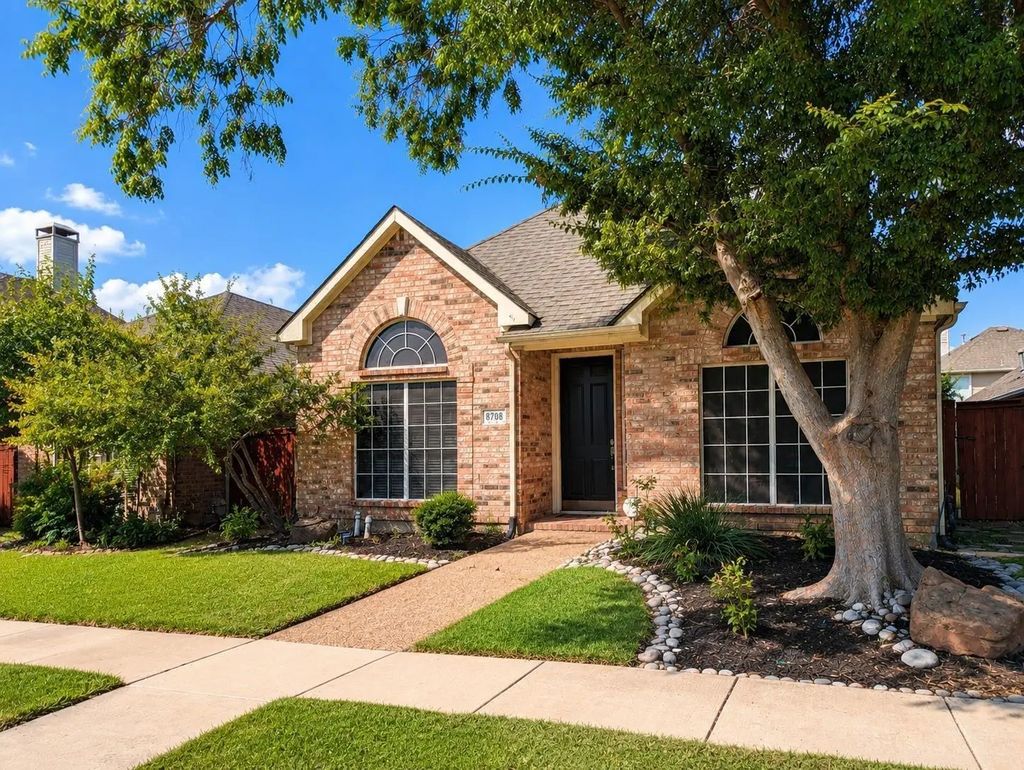 8708 Wellington Road, Irving