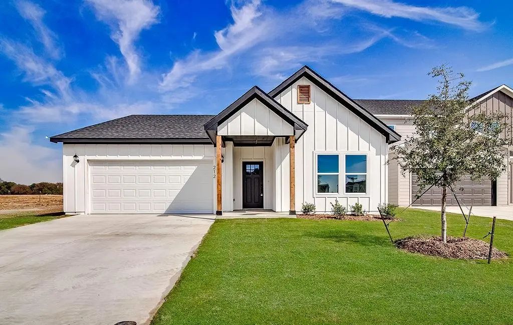 212 Marble Creek Drive, Fort Worth