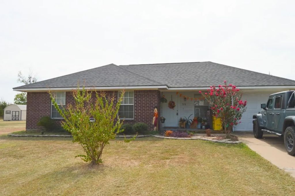 528 N 5th Street, Quinlan