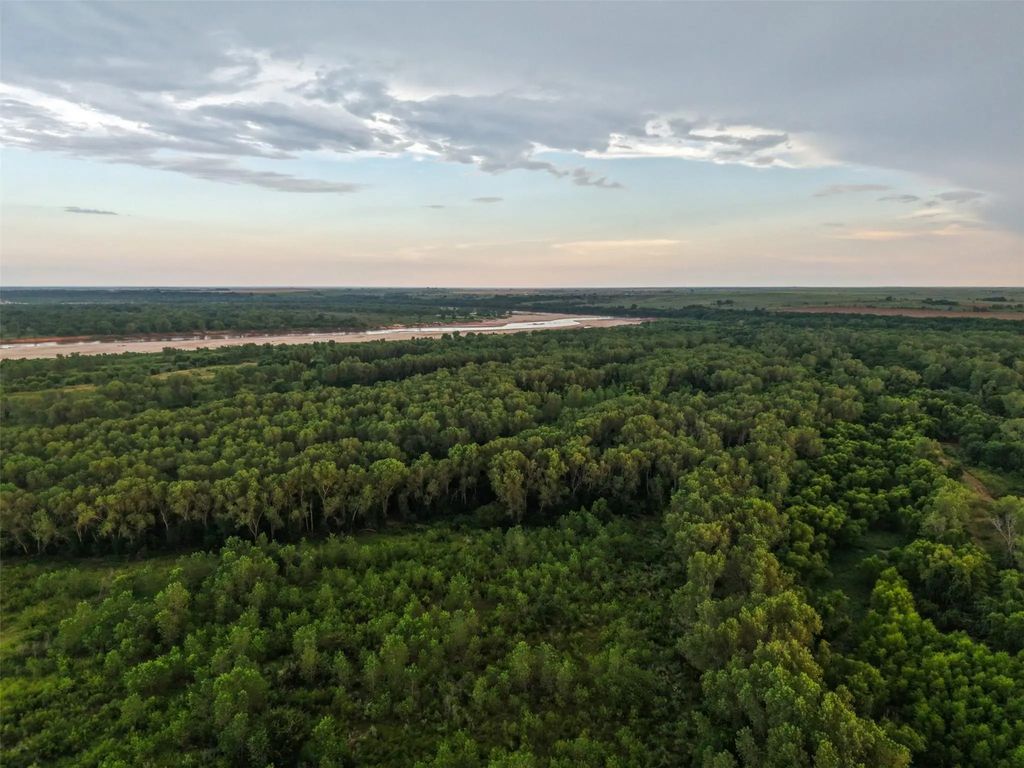 6977 E Fm 171, Byers