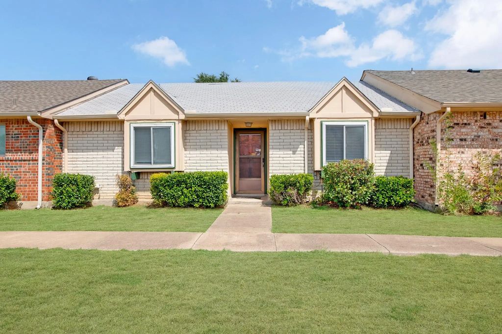 4 E Mountain Creek Court 11, Grand Prairie