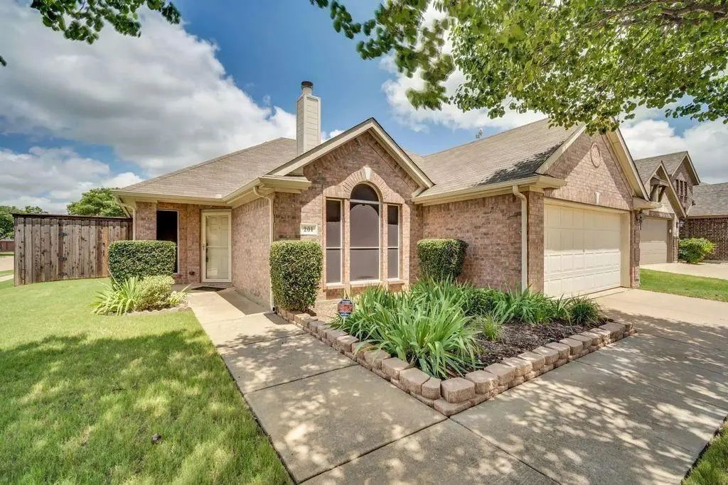 201 Old Settlers Trail, Waxahachie