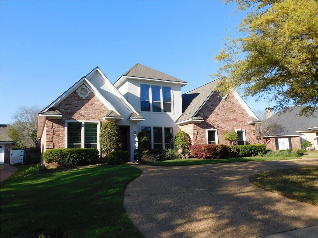 204 Summertree Court, Bossier City