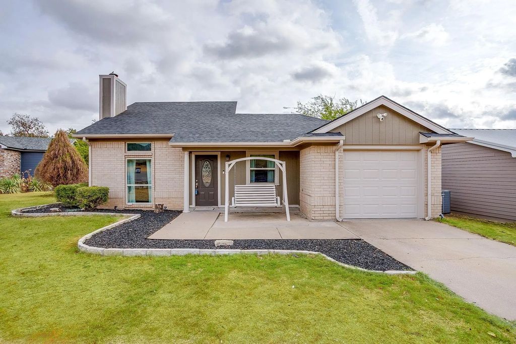 507 Heather Drive, Granbury